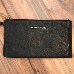 Michael kors wristlet
